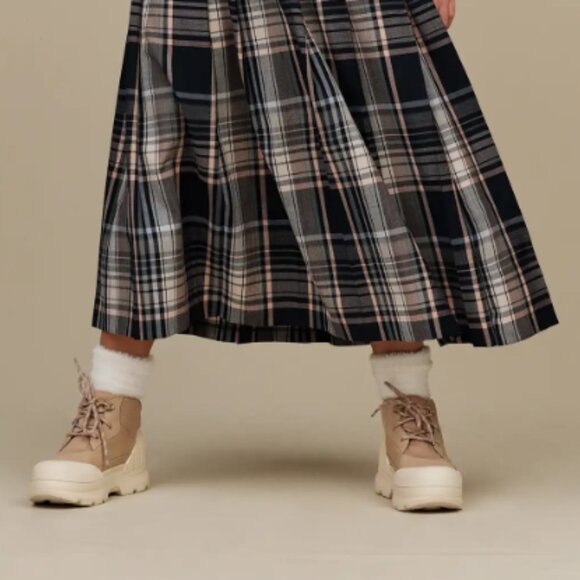 New UGG Neumel X Waterproof Lace Up Rain Hiking Ankle Boots  2510 7S4 - Picture 2 of 9